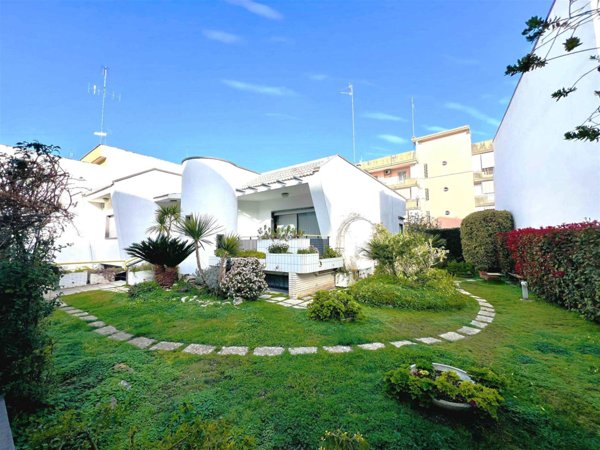 casa indipendente in vendita a Valenzano