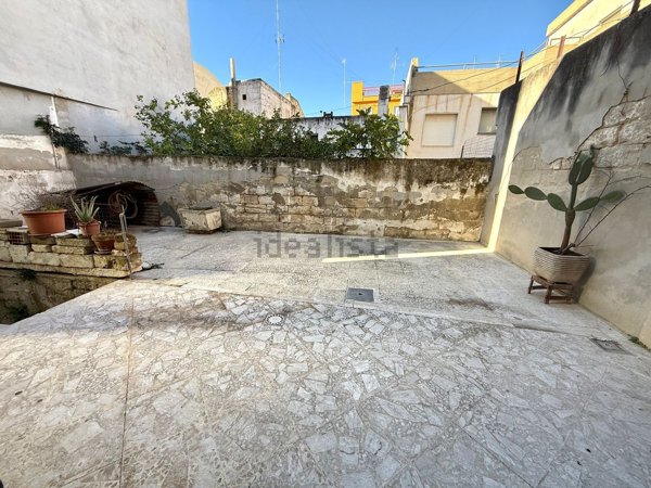 casa indipendente in vendita a Valenzano