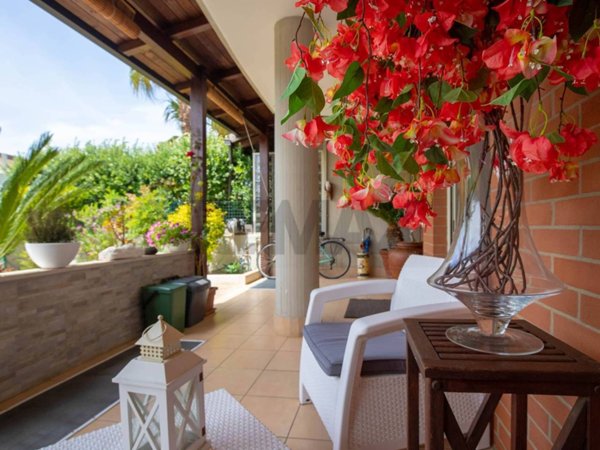 casa indipendente in vendita a Valenzano