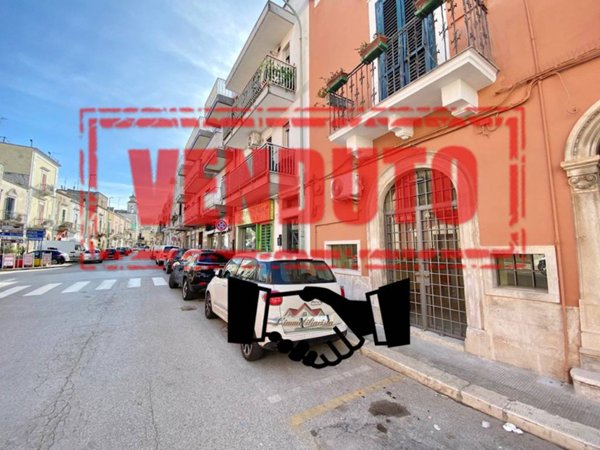 negozio in vendita a Valenzano