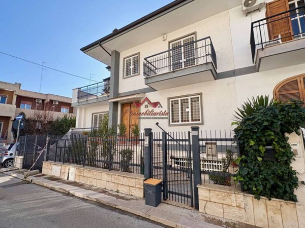 casa indipendente in vendita a Valenzano