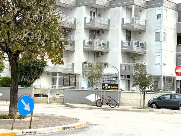 locale commerciale in vendita a Valenzano