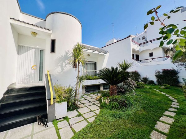 casa indipendente in vendita a Valenzano