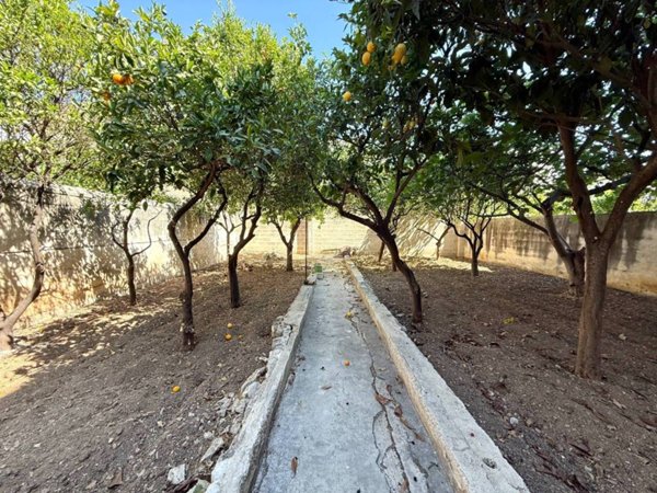 casa indipendente in vendita a Valenzano