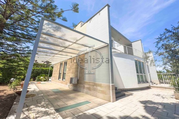 casa indipendente in vendita a Valenzano