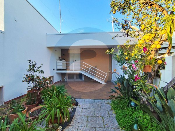 casa indipendente in vendita a Valenzano