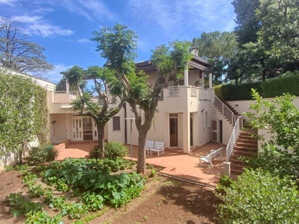 casa indipendente in vendita a Valenzano