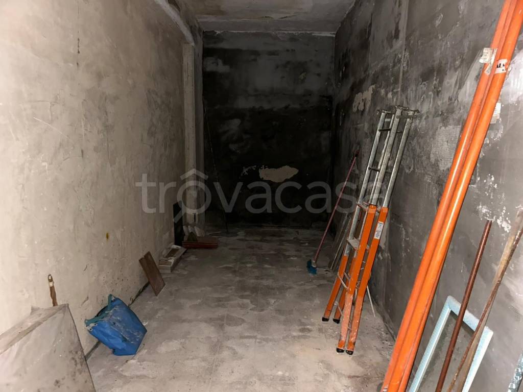locale di sgombero in vendita a Valenzano