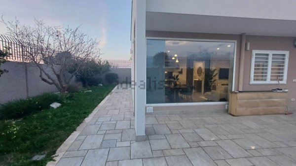 casa indipendente in vendita a Valenzano