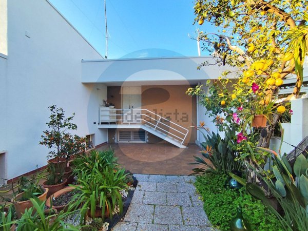 casa indipendente in vendita a Valenzano