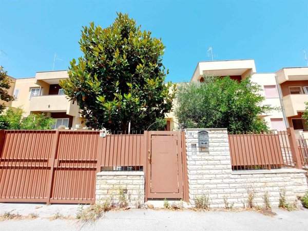 casa indipendente in vendita a Valenzano