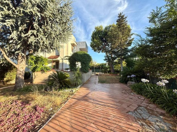 casa indipendente in vendita a Valenzano