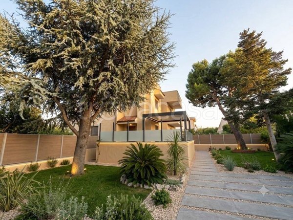 casa indipendente in vendita a Valenzano