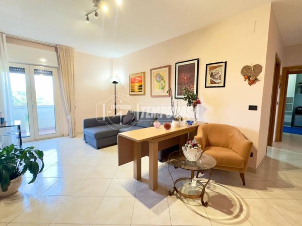 appartamento in vendita a Valenzano in zona Lamie