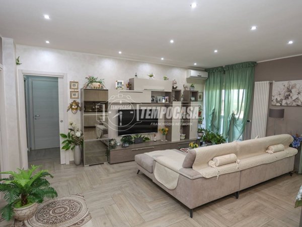 appartamento in vendita a Valenzano in zona Lamie