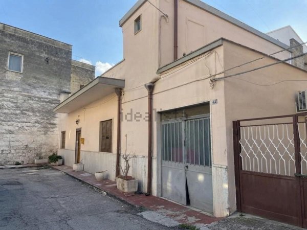 casa indipendente in vendita a Valenzano