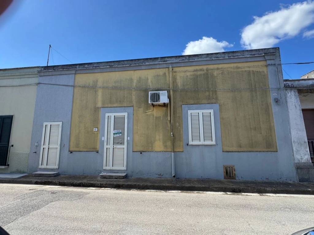 casa indipendente in vendita ad Avetrana