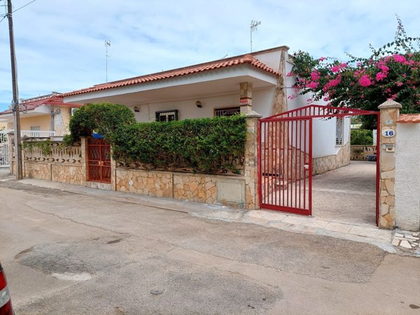 casa indipendente in vendita ad Avetrana