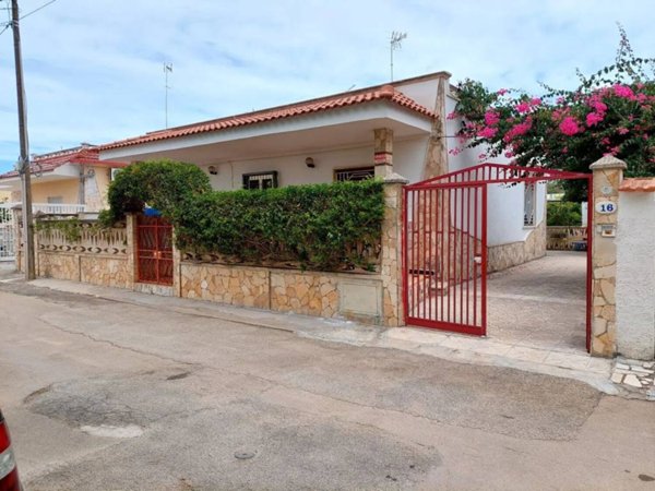 casa indipendente in vendita ad Avetrana