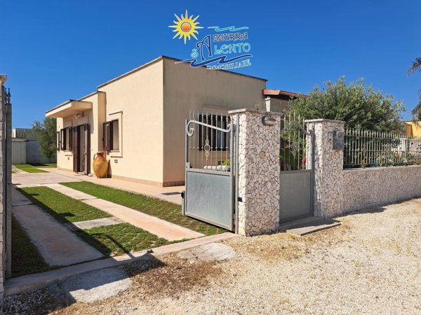 casa indipendente in vendita ad Avetrana