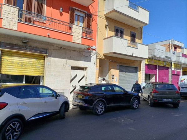negozio in vendita a Carosino
