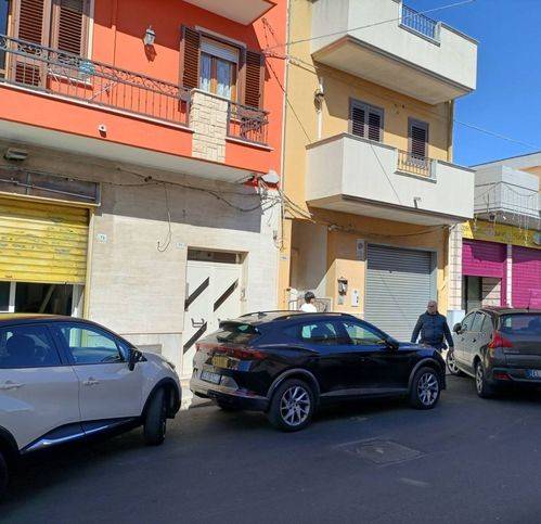 negozio in vendita a Carosino