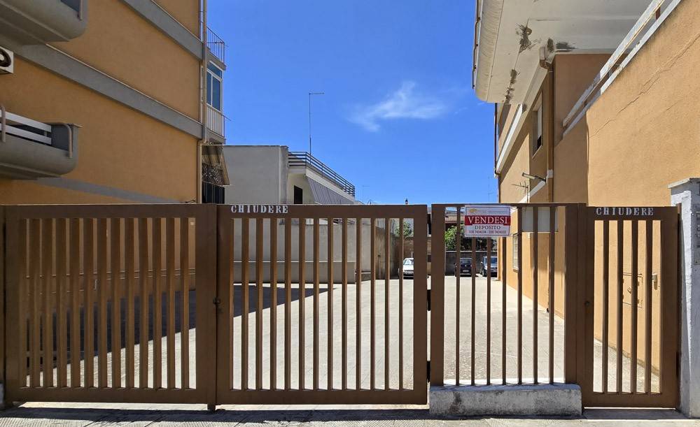 locale commerciale in vendita a Carosino