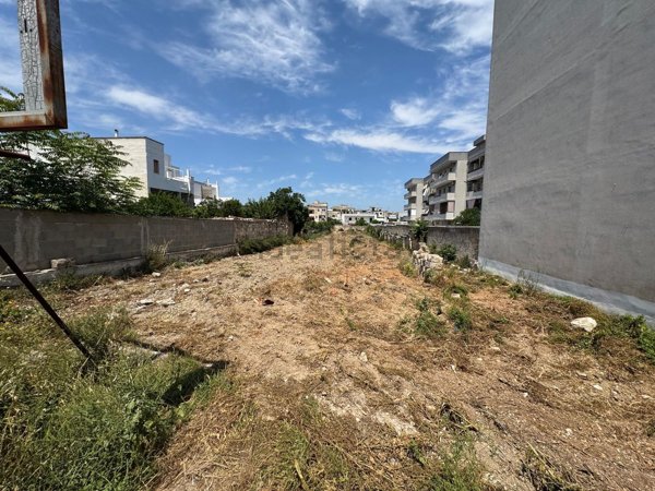 terreno edificabile in vendita a Carosino