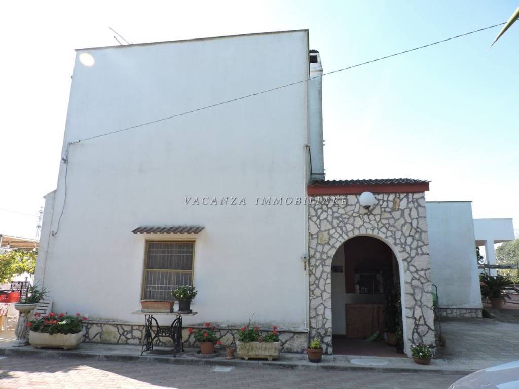 casa indipendente in vendita a Castellaneta