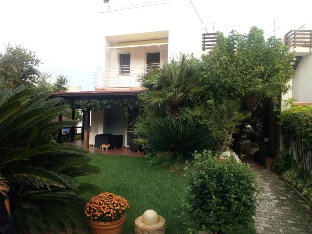 casa indipendente in vendita a Castellaneta