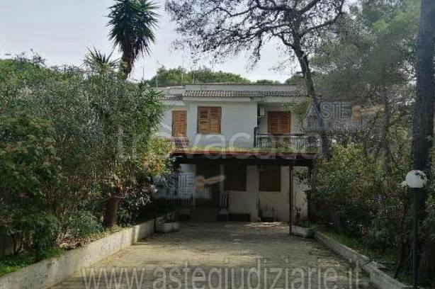 casa indipendente in vendita a Castellaneta