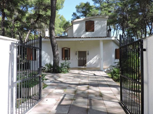 casa indipendente in vendita a Castellaneta