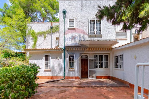 casa indipendente in vendita a Castellaneta