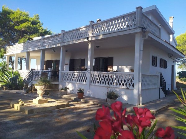 casa indipendente in vendita a Castellaneta