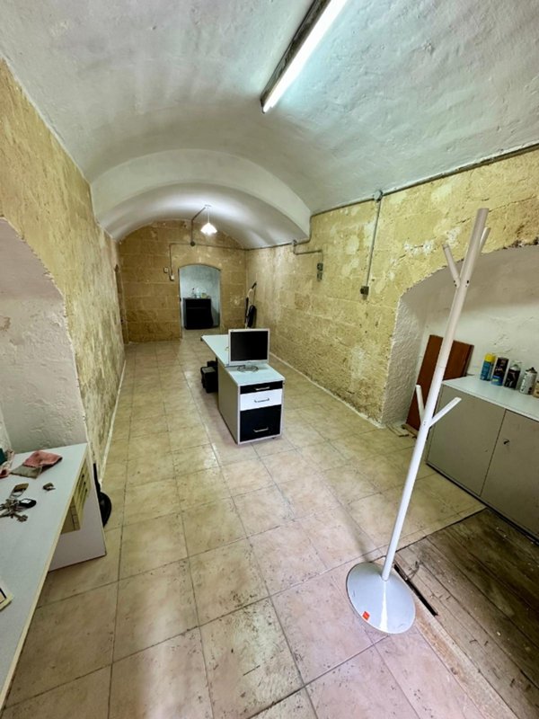 negozio in vendita a Castellaneta