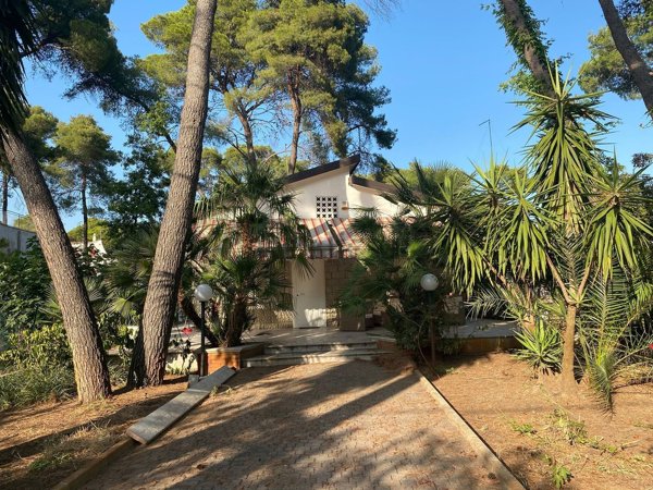 casa indipendente in vendita a Castellaneta