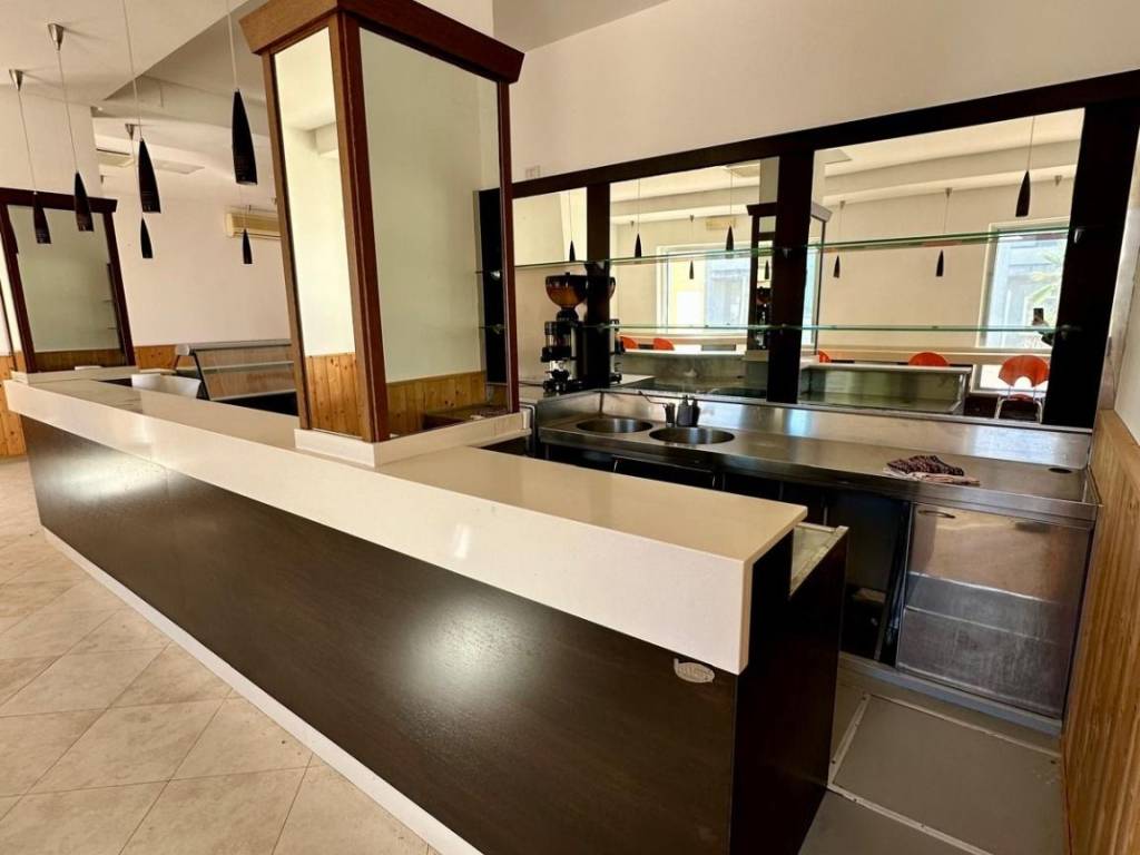 negozio in vendita a Castellaneta