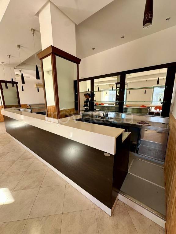 negozio in vendita a Castellaneta