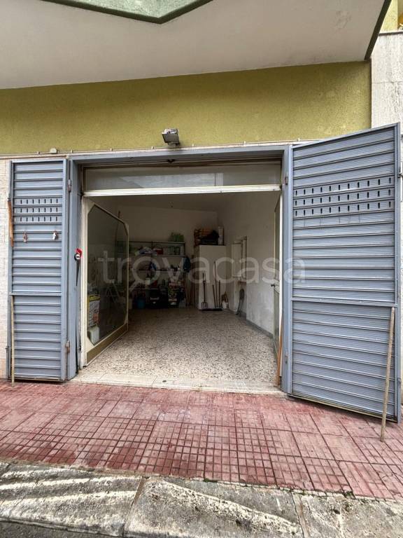 negozio in vendita a Castellaneta