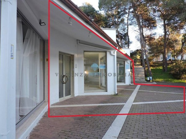 negozio in vendita a Castellaneta