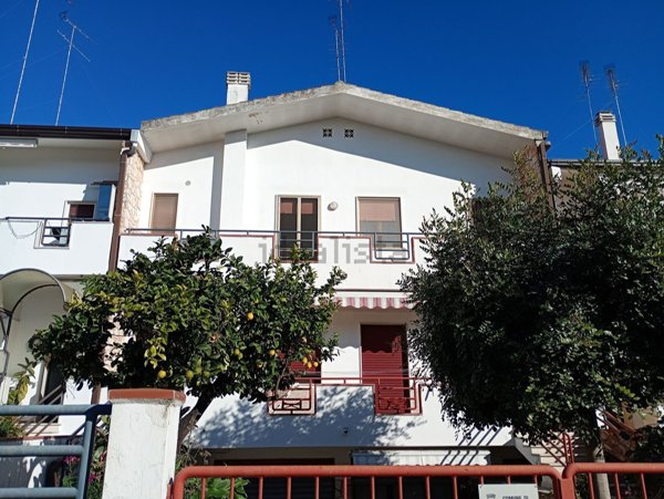casa indipendente in vendita a Castellaneta