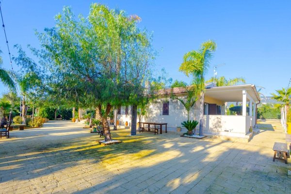 casa indipendente in vendita a Castellaneta