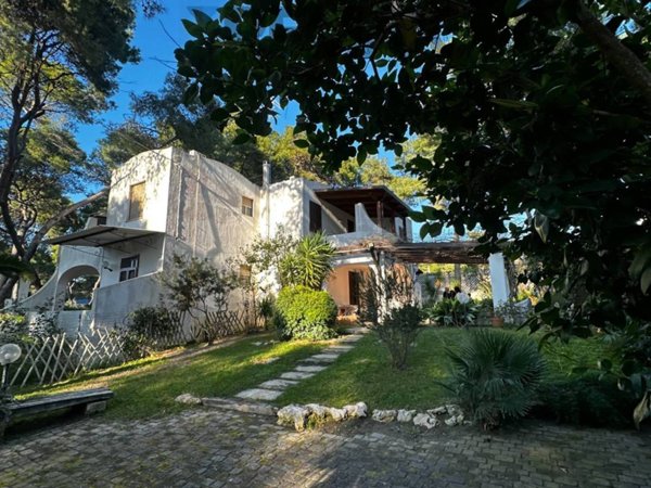 casa indipendente in vendita a Castellaneta