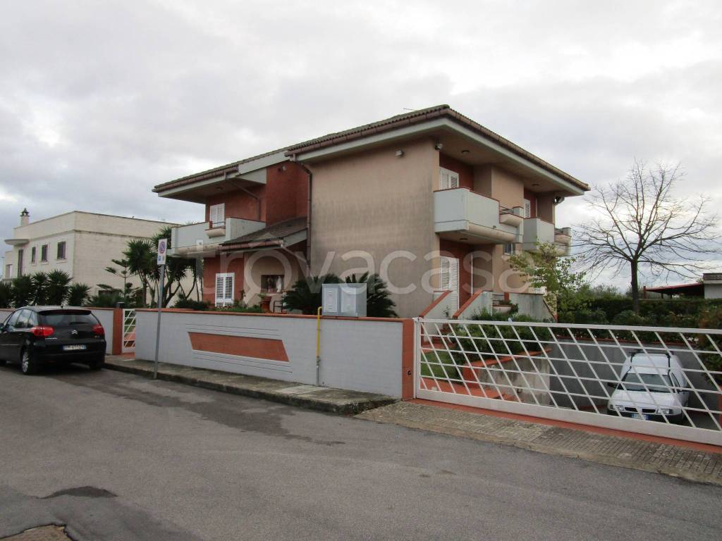 casa indipendente in vendita a Crispiano in zona San Simone