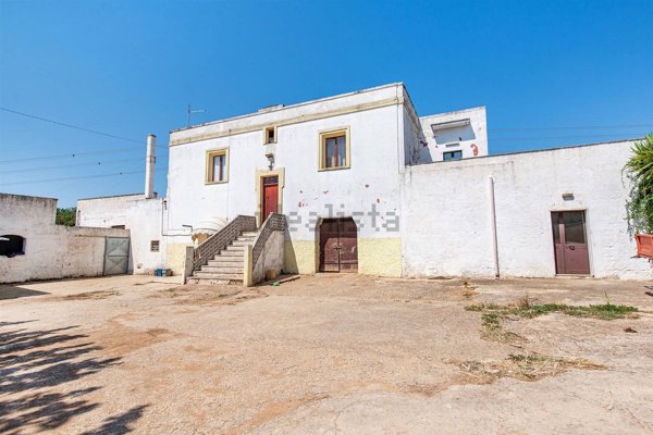 casale in vendita a Crispiano