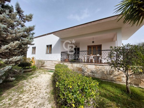 casa indipendente in vendita a Crispiano