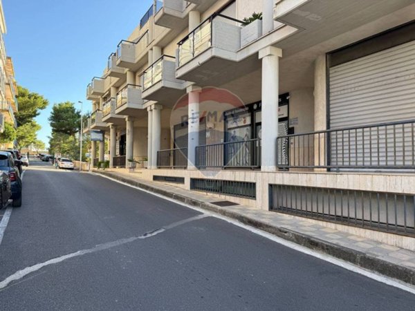 locale commerciale in vendita a Crispiano