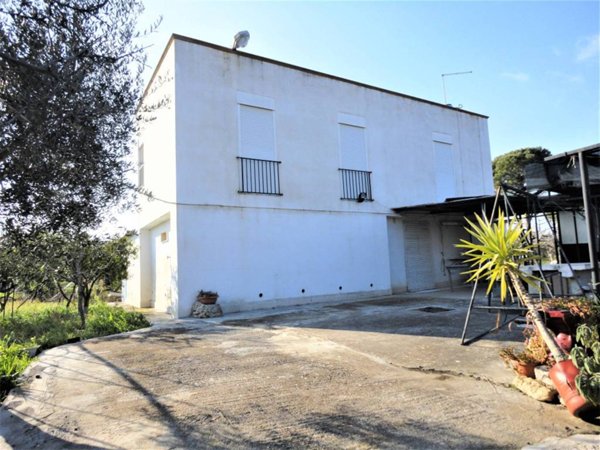 casa indipendente in vendita a Crispiano