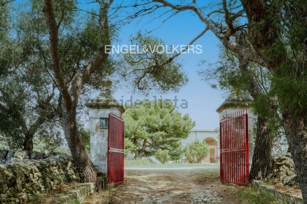 casale in vendita a Crispiano