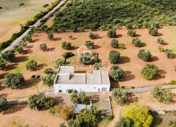 casale in vendita a Crispiano